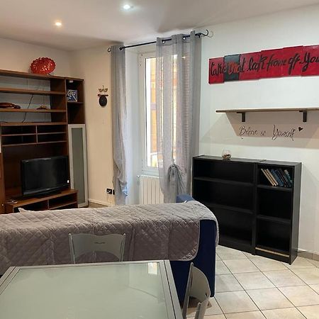 Casa Celeste, Bilocale Nel Pieno Centro Di Alassio Dış mekan fotoğraf